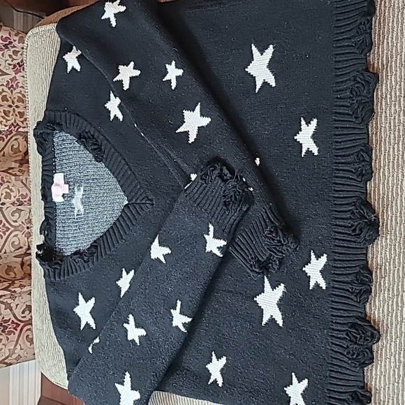 Pink Lily Star Print Sweater - Picture 12 of 12